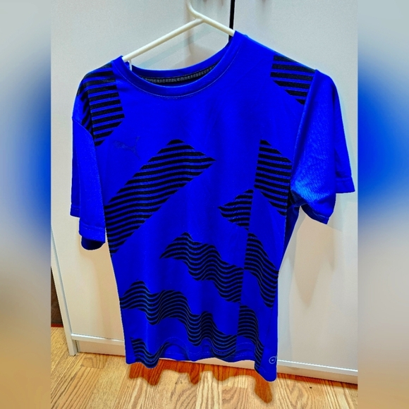 Puma soccer shirt - Picture 1 of 3